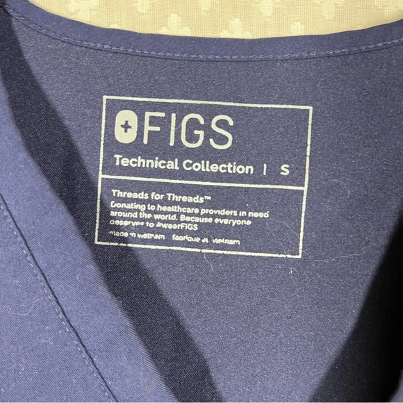 Figs Dark Blue Casma Pocket Scrub Top - Picture 4 of 5